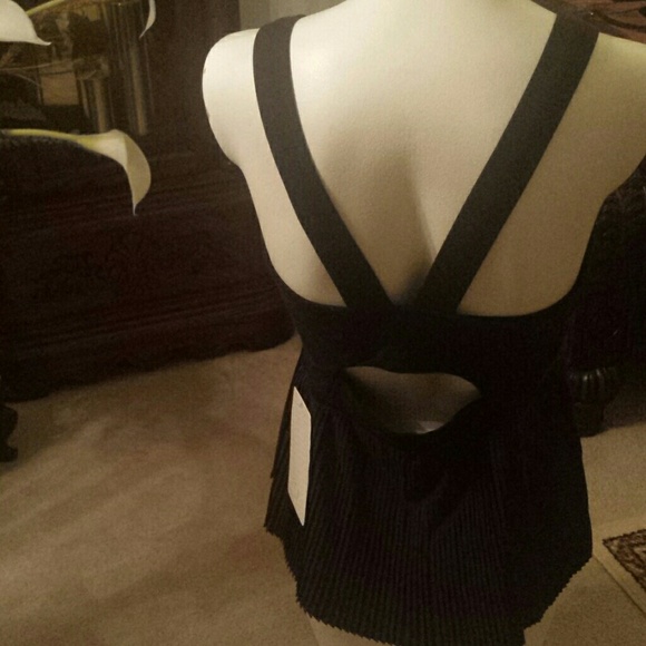 NWT Lululemon City Tank Cool Max- Sweat-Wicking - Picture 3 of 7