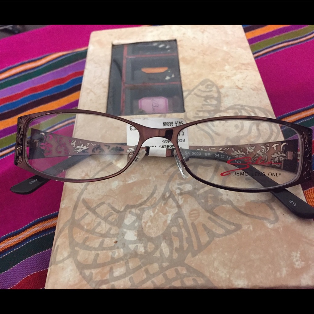 SOLD———-BNWT Women's Eyeglasses 54-15-140