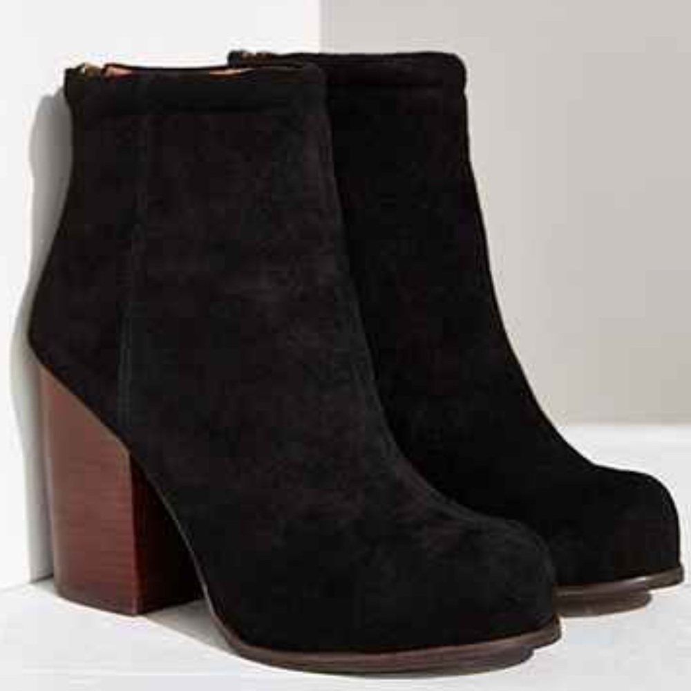 Jeffrey Campbell Booties in Black