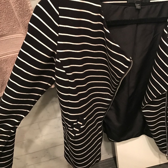 Black white striped jacket size xs - Picture 3 of 4