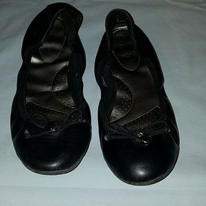 Black scrunchy flats/ dress shoes