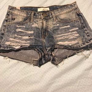 KanCan shorts hardly worn size 26