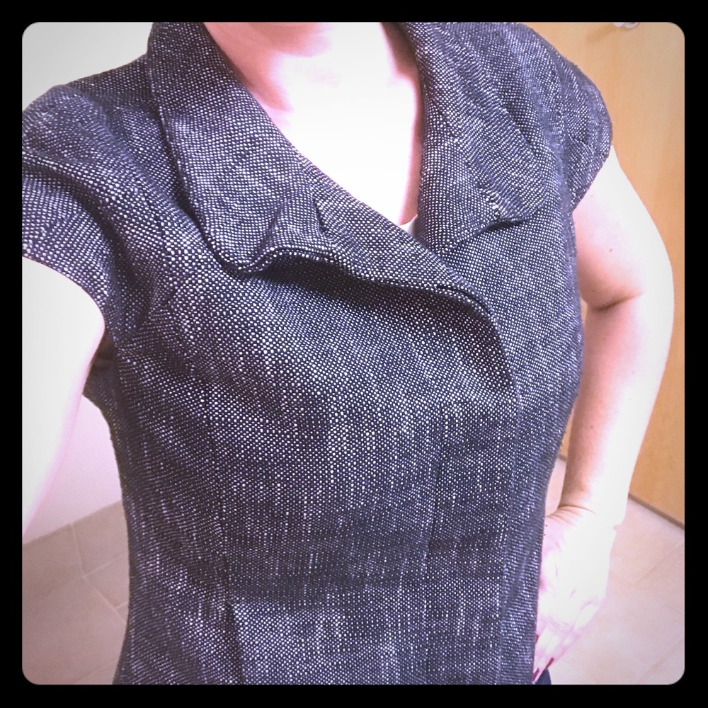 BR size 8 cap sleeve blazer