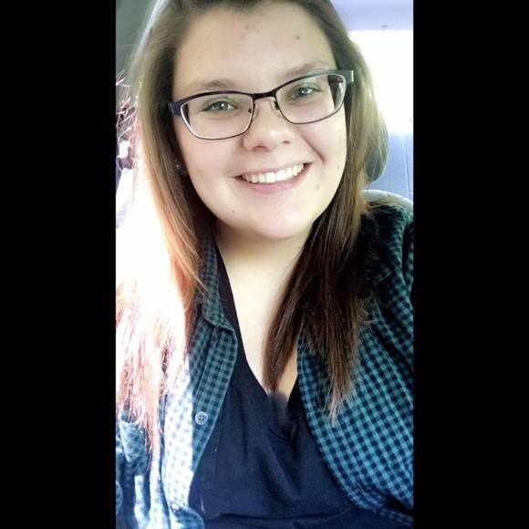Meet your Posher, Sara - Picture 1 of 1