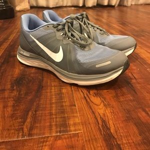 7.5 Nike Dual Fusion shoes