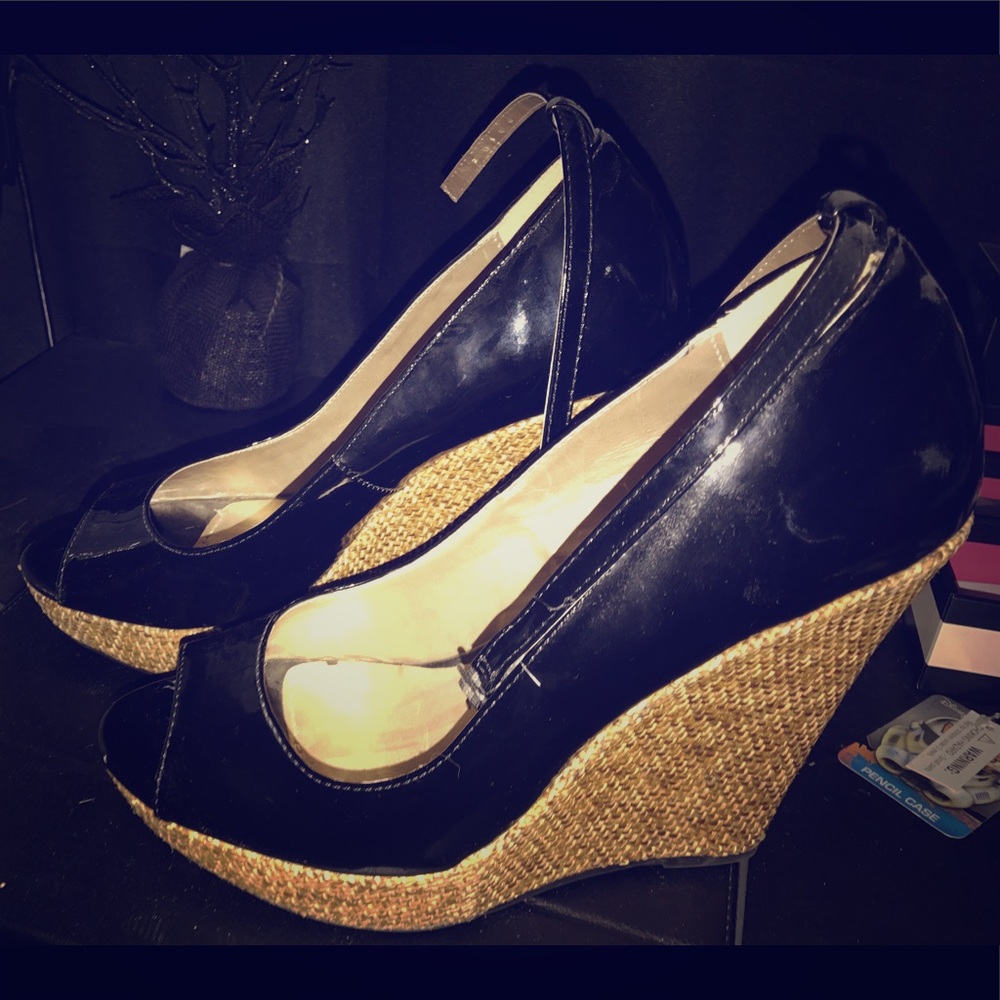 Black Wedges