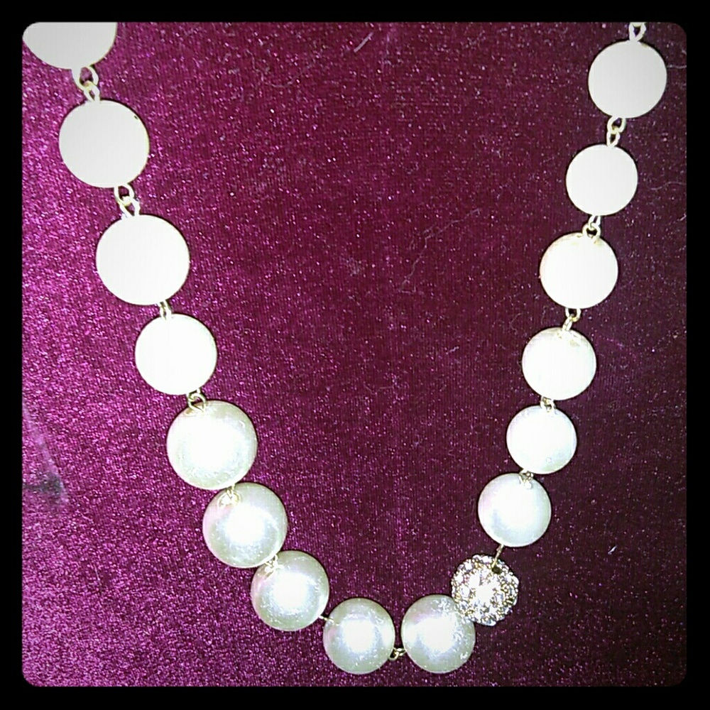 Pearl type necklace