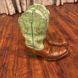 7.5 Ariat Boots