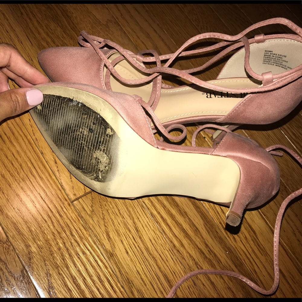 Rose suede heels - Picture 3 of 4