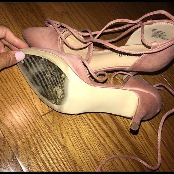 Rose suede heels - Picture 3 of 4