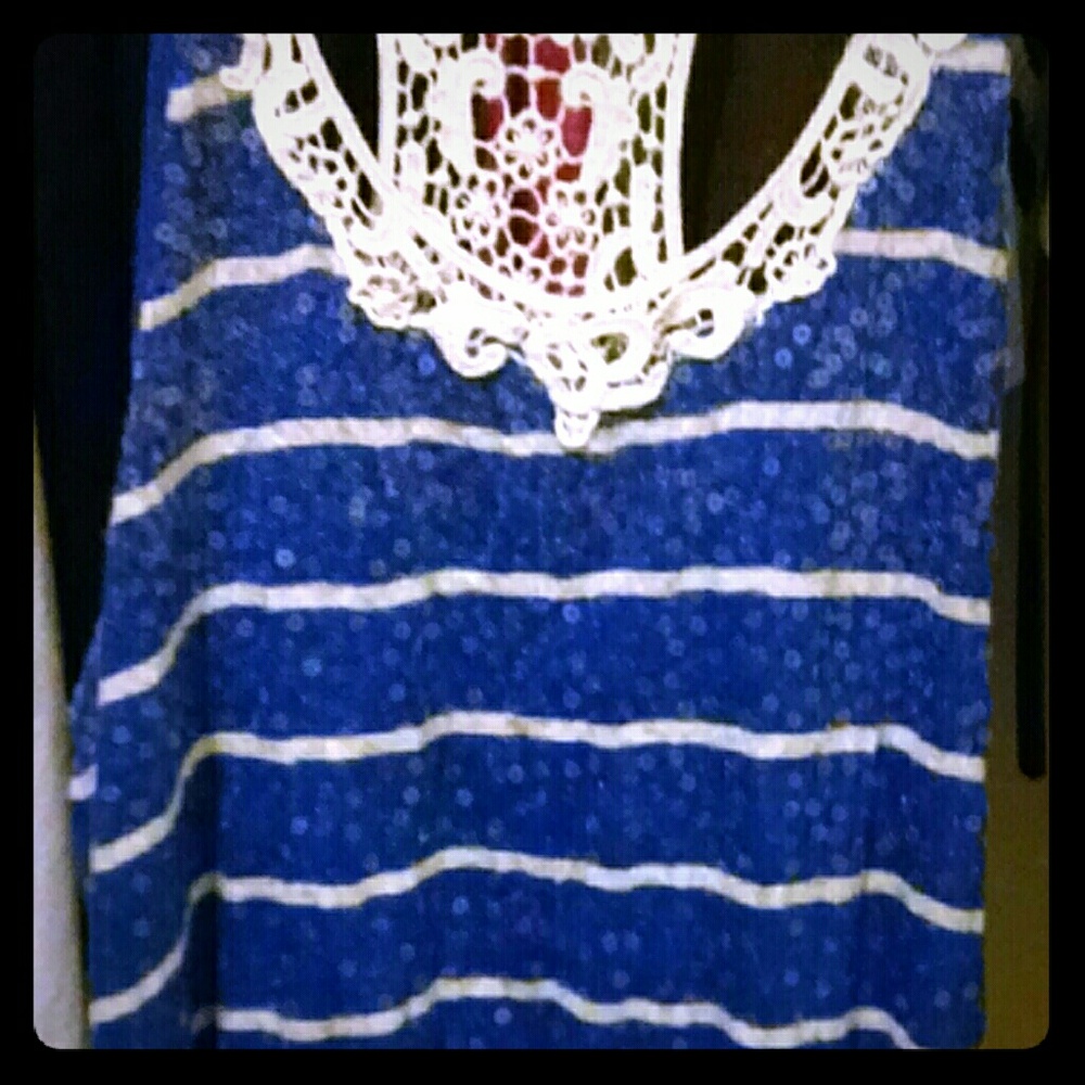 White blue striped sequence shirt