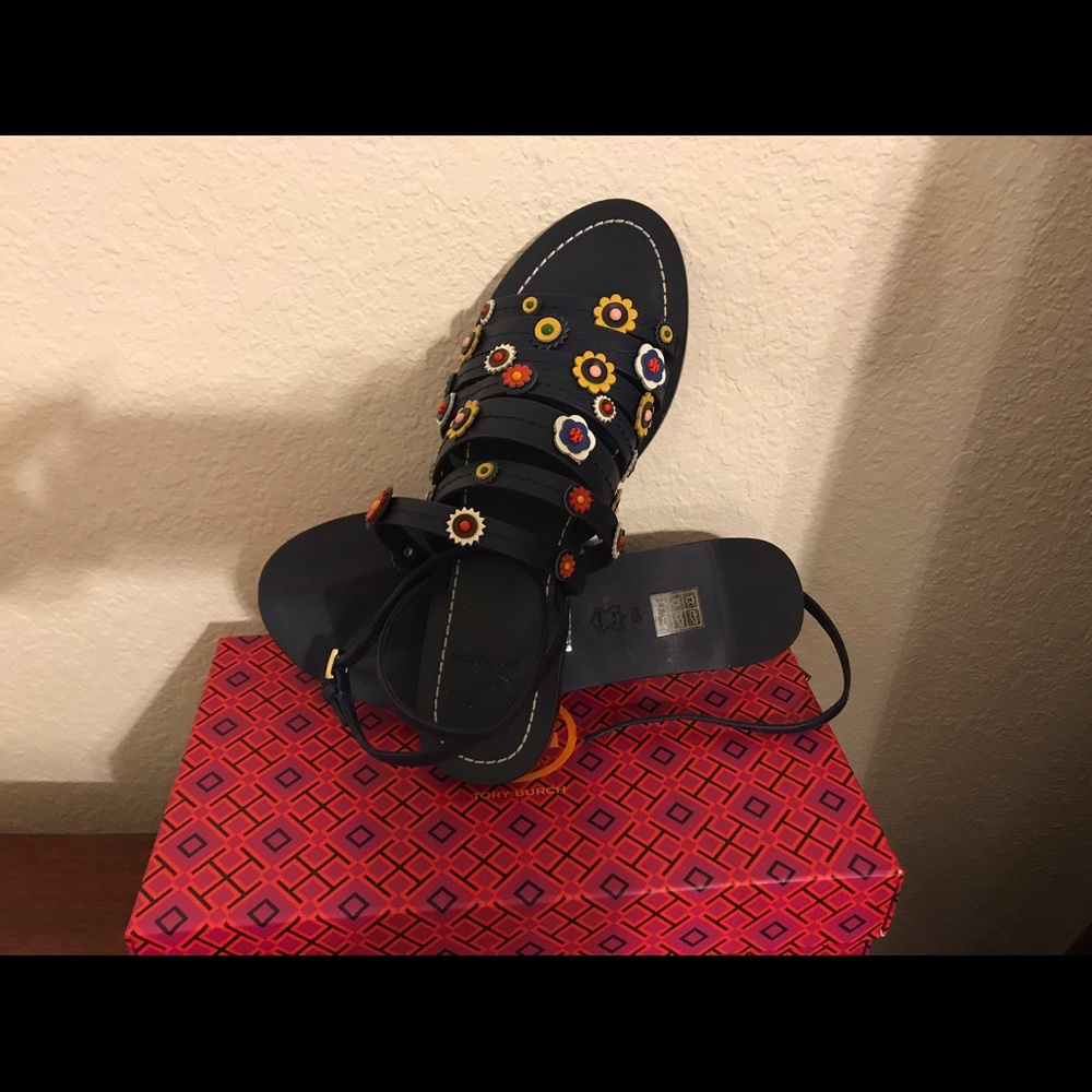 SOLD ON OTHER SITE Tory Butch Sandal