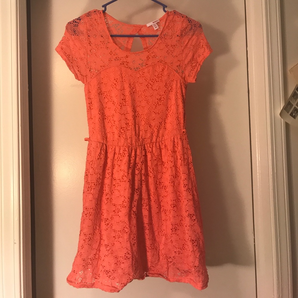 Short-sleeve, dress.
