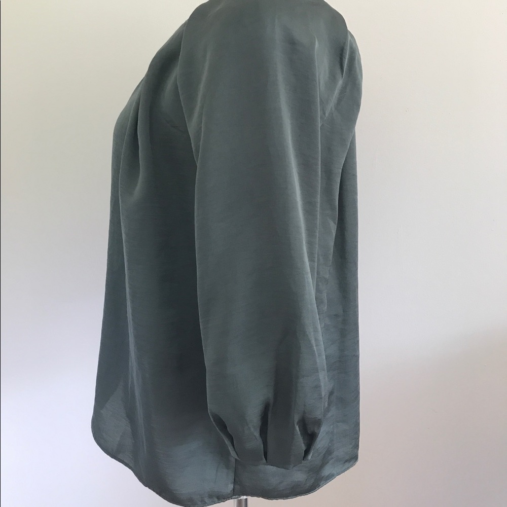 Talbots blouse - Picture 3 of 5