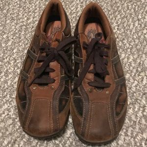 Skechers brown leather shoes