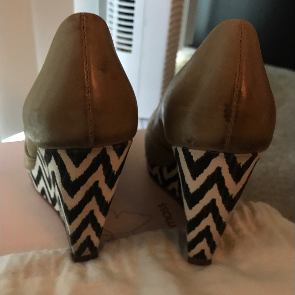 Ella Moss Wedges - Picture 2 of 4