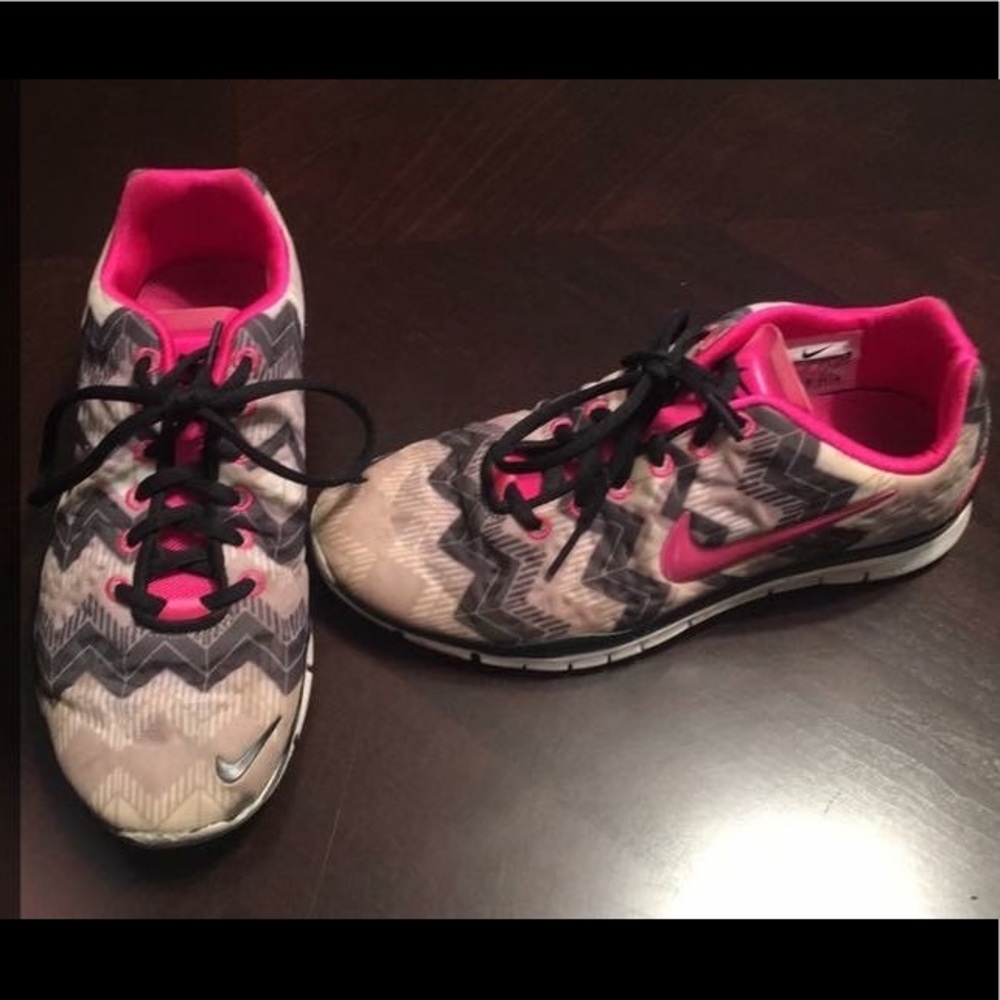 women's nike tennis shoes