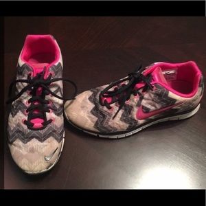 women's nike tennis shoes