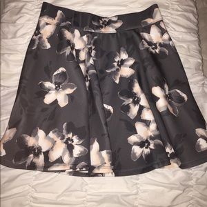 Never worn floral Hollister skirt