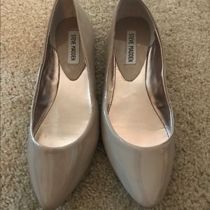 Steve Madden nude patent flats