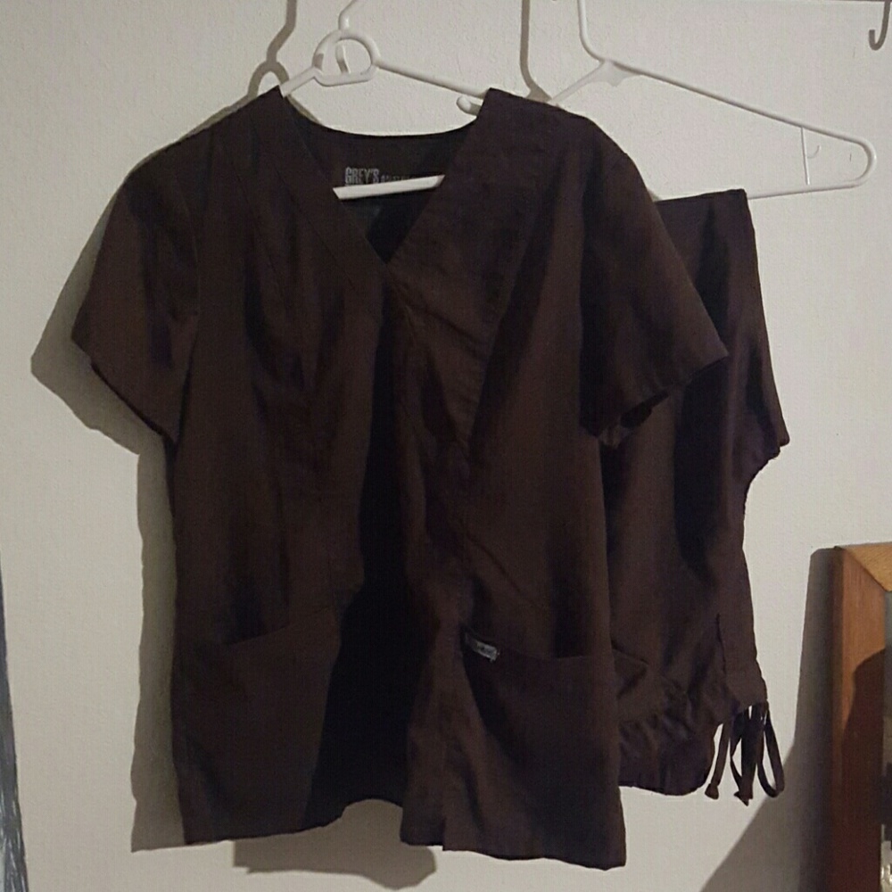 Brown Greys anatomy scrub set size medium