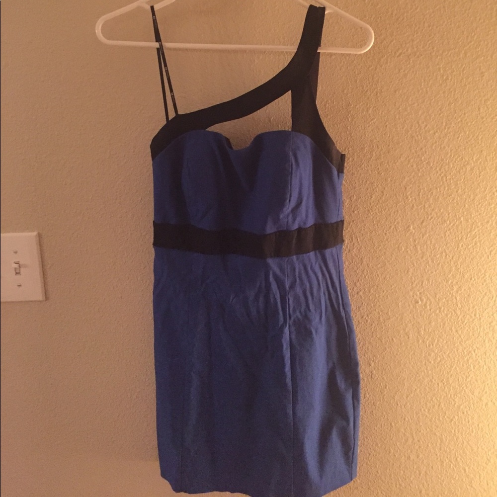 Black/blue one shoulder dress
