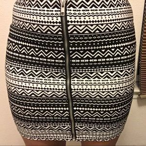 Patterned pencil skirt