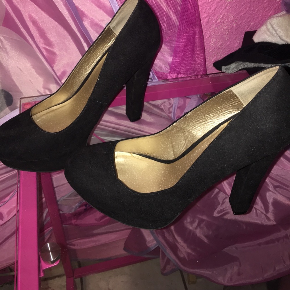 Shi Black Pumps