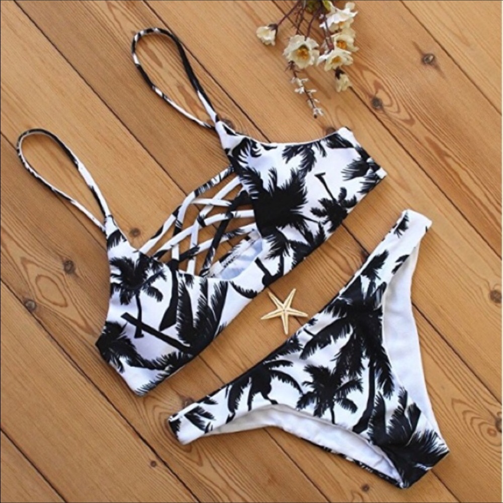NWOT Bikini - Picture 2 of 4