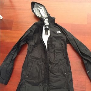 XS Long Black Northface Rainjacket