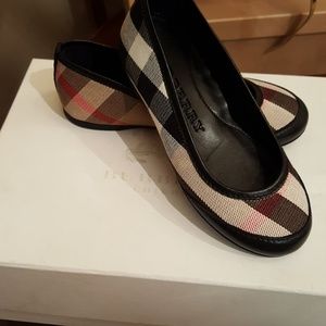 New Burberry flats size 11.5