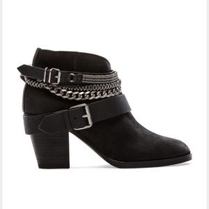 Dolce Vita Yazmina Bootie in Onyx✨