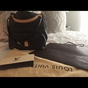 Authentic Louis Vuitton metis