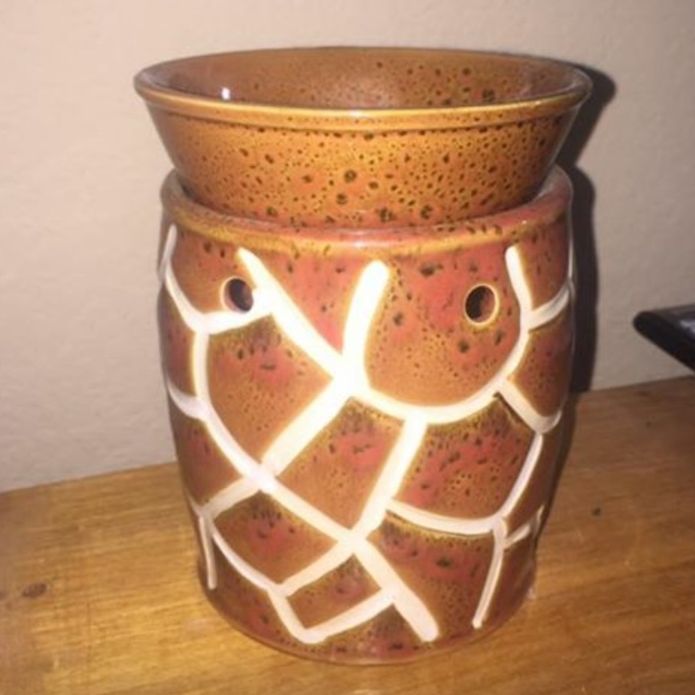 Retired Giraffe Print Scentsy
