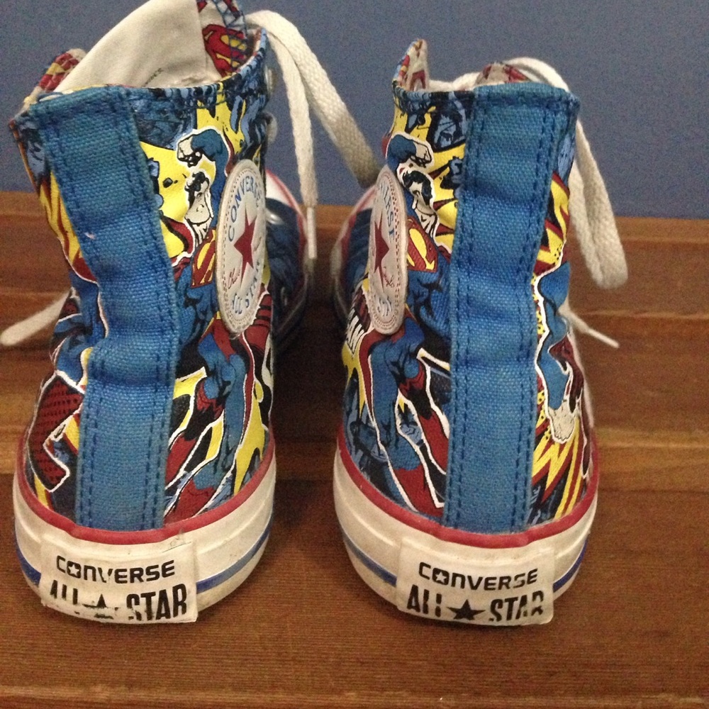 Superman Converse - Picture 2 of 3