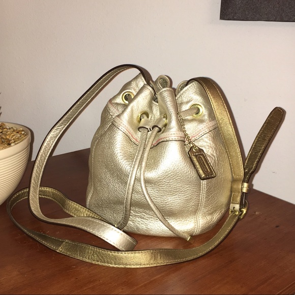 coach drawstring bucket bag