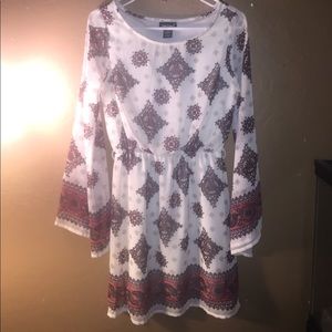 Beautiful Flowy Gypsy-Like Long-Sleeve Dress