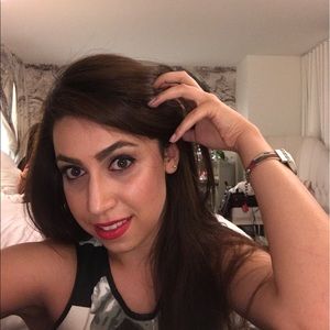 Meet your Posher, Atousa