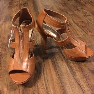 New brown Cognac women's heels size 8