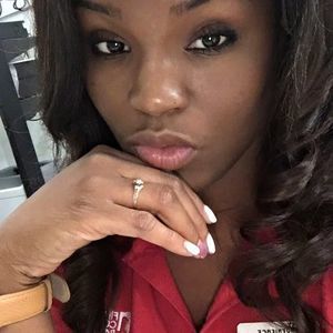 Meet your Posher, Rena