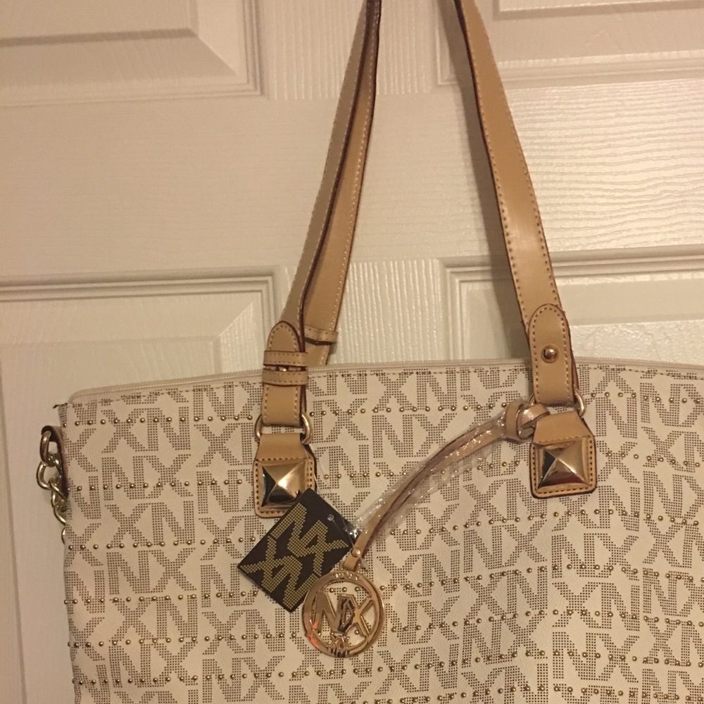 Brand new never used purse