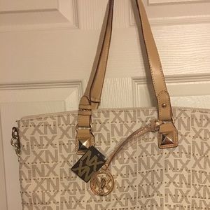 Brand new never used purse