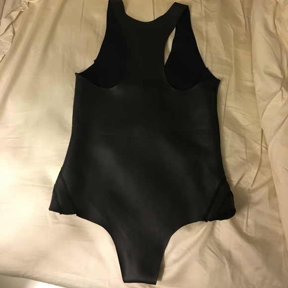 $110 🅿️🅿️Mikoh Kaneohe Neoprene Wetsuit - Picture 7 of 8