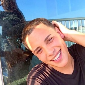 Meet your Posher, Jay