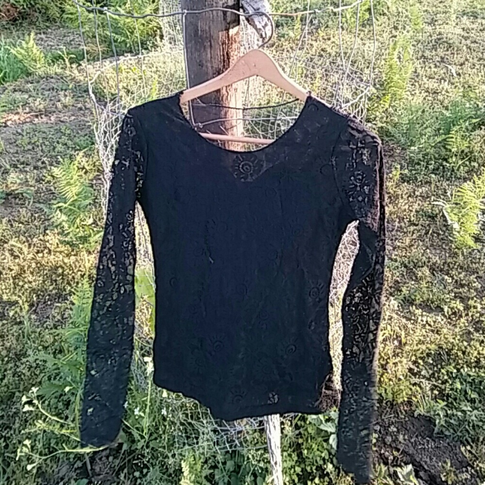 Sale 💝Black shirt with bow