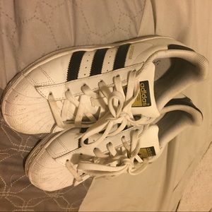 Adidas super star !