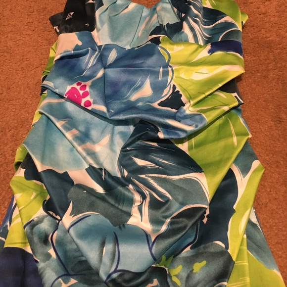 Formal dress with rouching - Picture 3 of 3