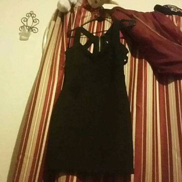 Dress - Picture 3 of 4