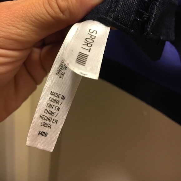 34dd VS sports bra - Picture 3 of 3