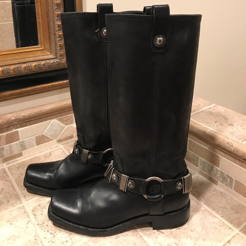 🐾 SOLD 🐾 Frye 9.5 Harness Black Boots Knee High